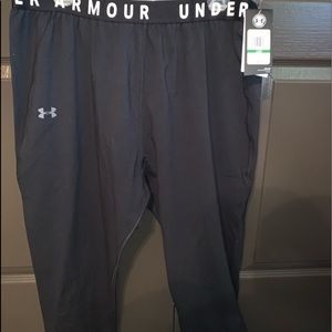 Women’s Under Armour capris